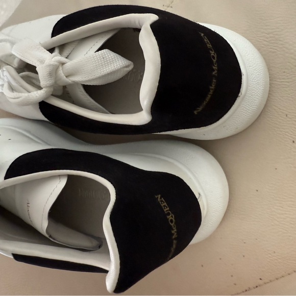 Alexander McQueen Monochrome Sneakers - Picture 8 of 12